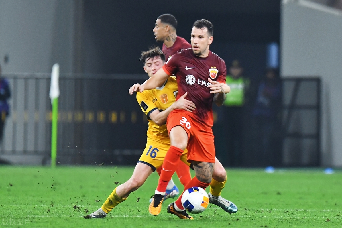 包含冲刺阶段上海海港备战欧超杯;状态回暖细节曝光;目标明确;阵容厚度经受考验的词条 包含冲刺阶段上海海港备战欧超杯;状态回暖细节曝光;目标明确;阵容厚度经受考验的词条