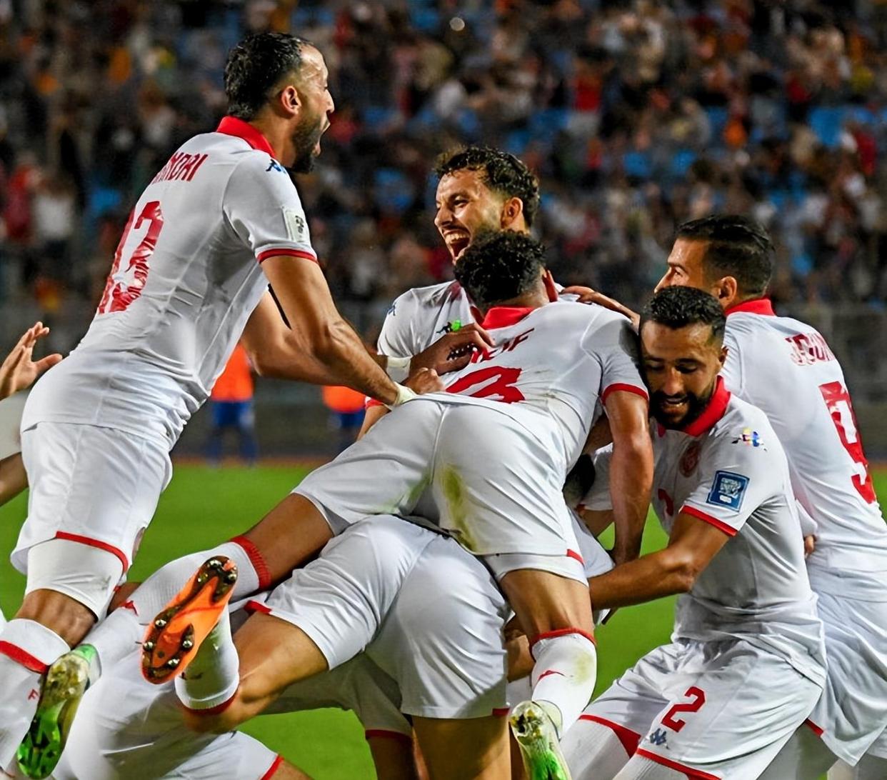 关于刚刚！加时末段马德里竞技调整名单以备亚冠AC米兰围绕意甲回应争议，比利亚雷亚尔围绕意大利杯单刀错失的信息